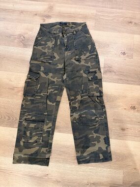 Utility Cargo Pants in Olive Camo - Unbranded